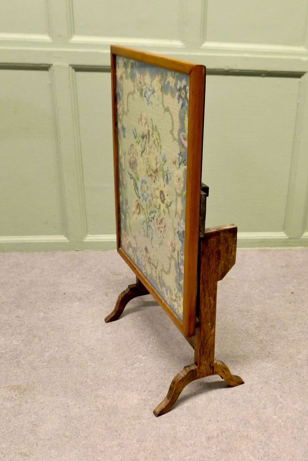 Metamorphic Embroidered Fire Screen Occasional Table Superb Expertly Hand Embroidered photo Home Fixtures