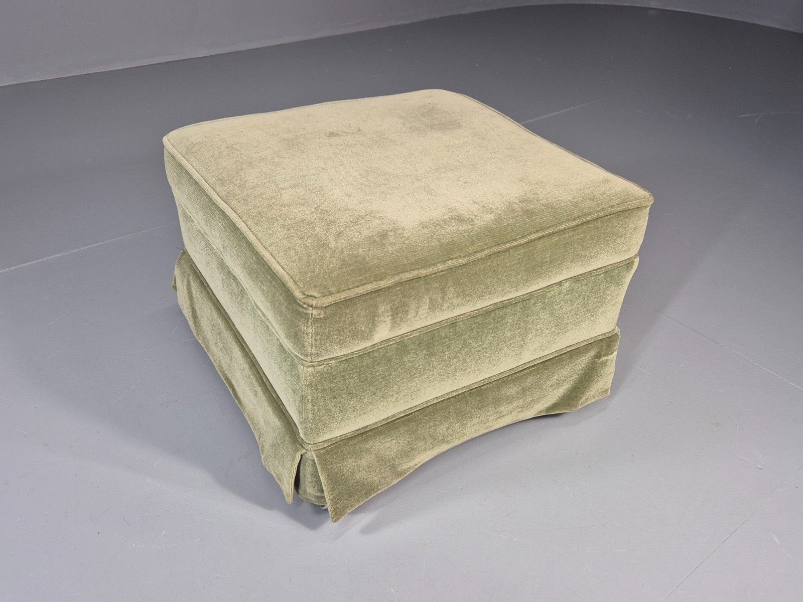 Vintage 1970s Footstool Pouffe Green Velour Retro Eb11483 Mfoo photo furniture