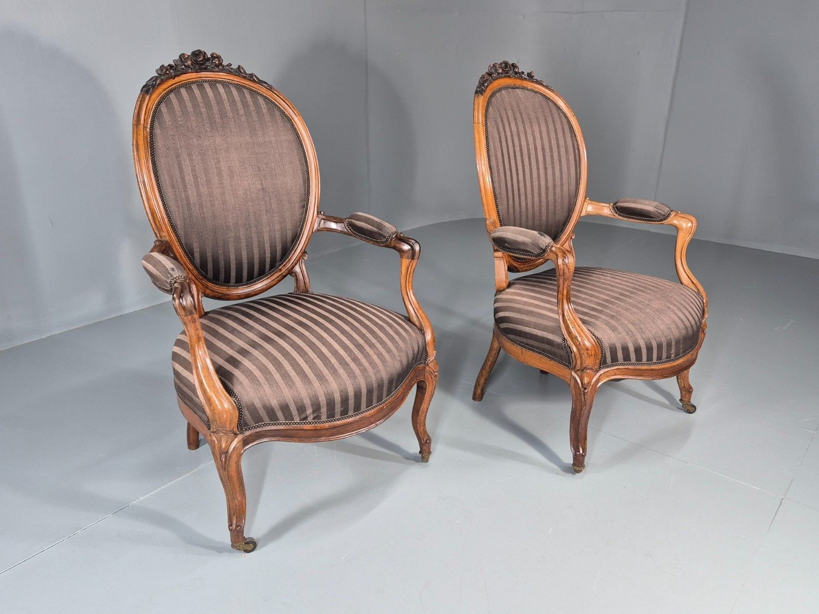 photo vintage 2 Antique Rococo Armchairs Walnut Frames 1880s Denmark Quality  Eb11331 Vclo