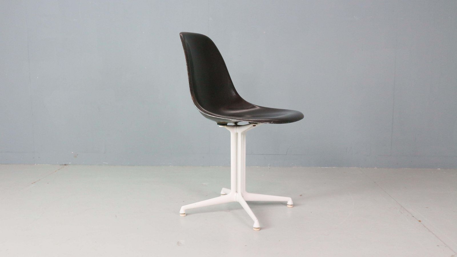 3056.0 Charles & Ray Eames Set Of 4 Off Black"La Fonda" Chairs For Herman Miller, 1960 photo