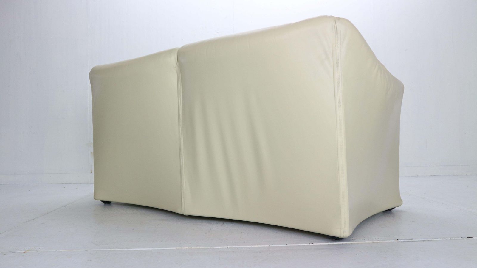 Mario Bellini "Tentazione" Leather Sofa Or Loveseat For Cassina, 1970s photo vintage