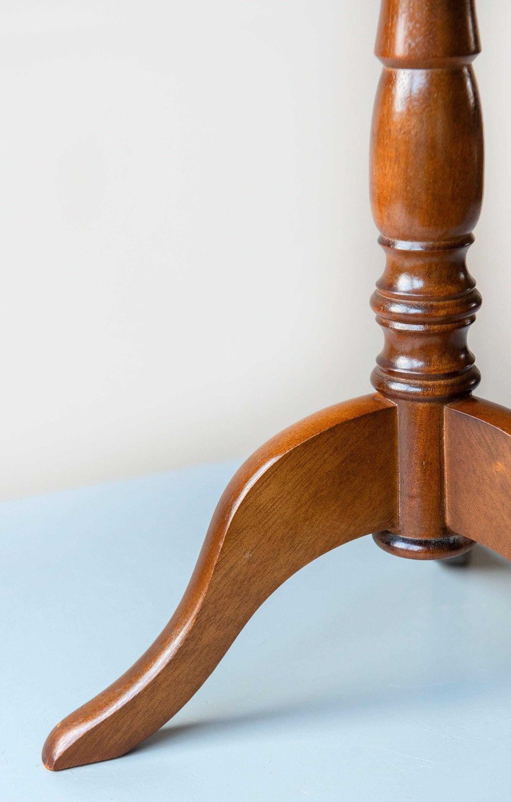 Wooden Wine Table – Antique Tripod Side Table – Victorian Style Round Plant Stand photo vinterior