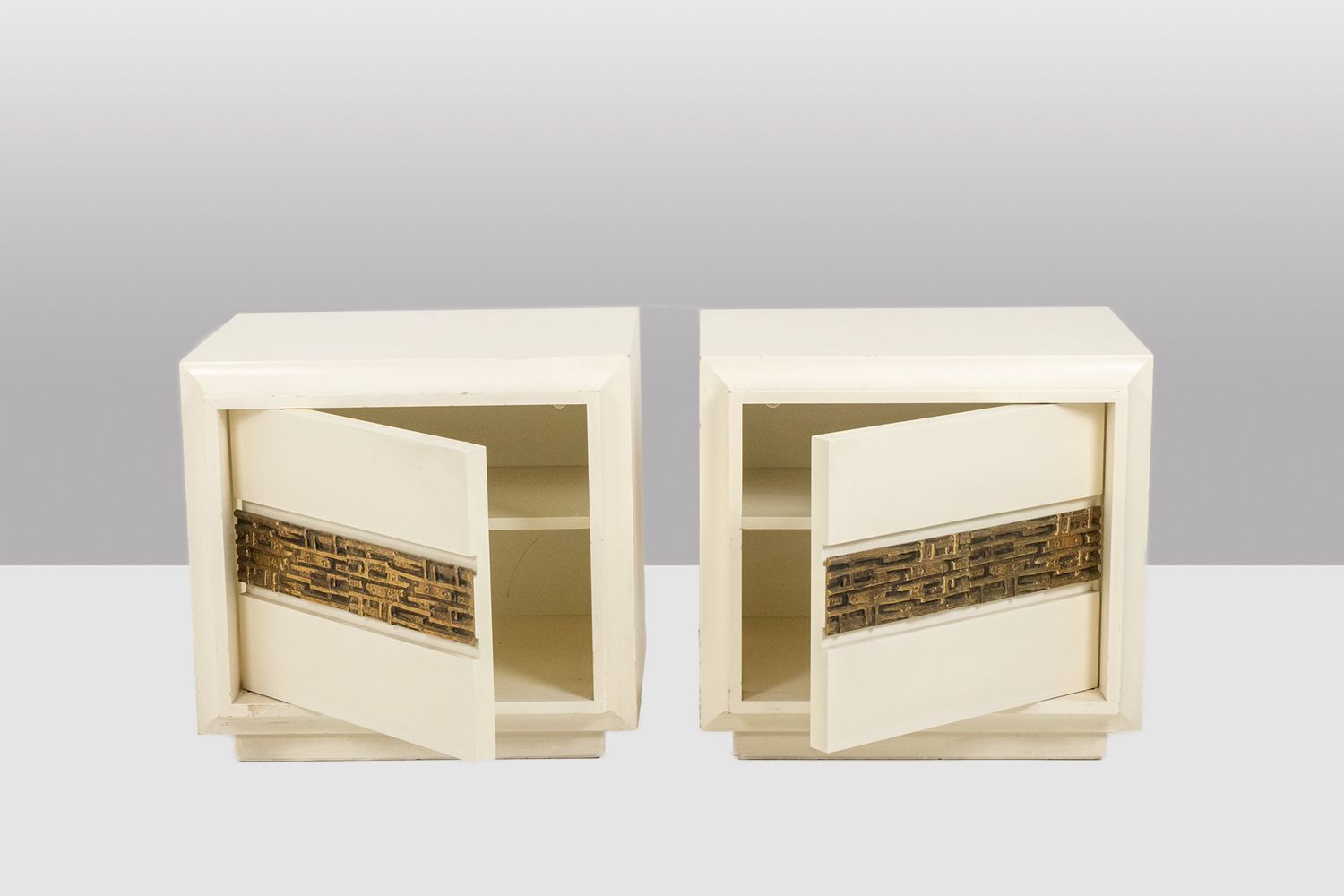 Luciano Frigerio Pair Of Lacquered Wood And Bronze Bedside Tables. 1970s photo for sale