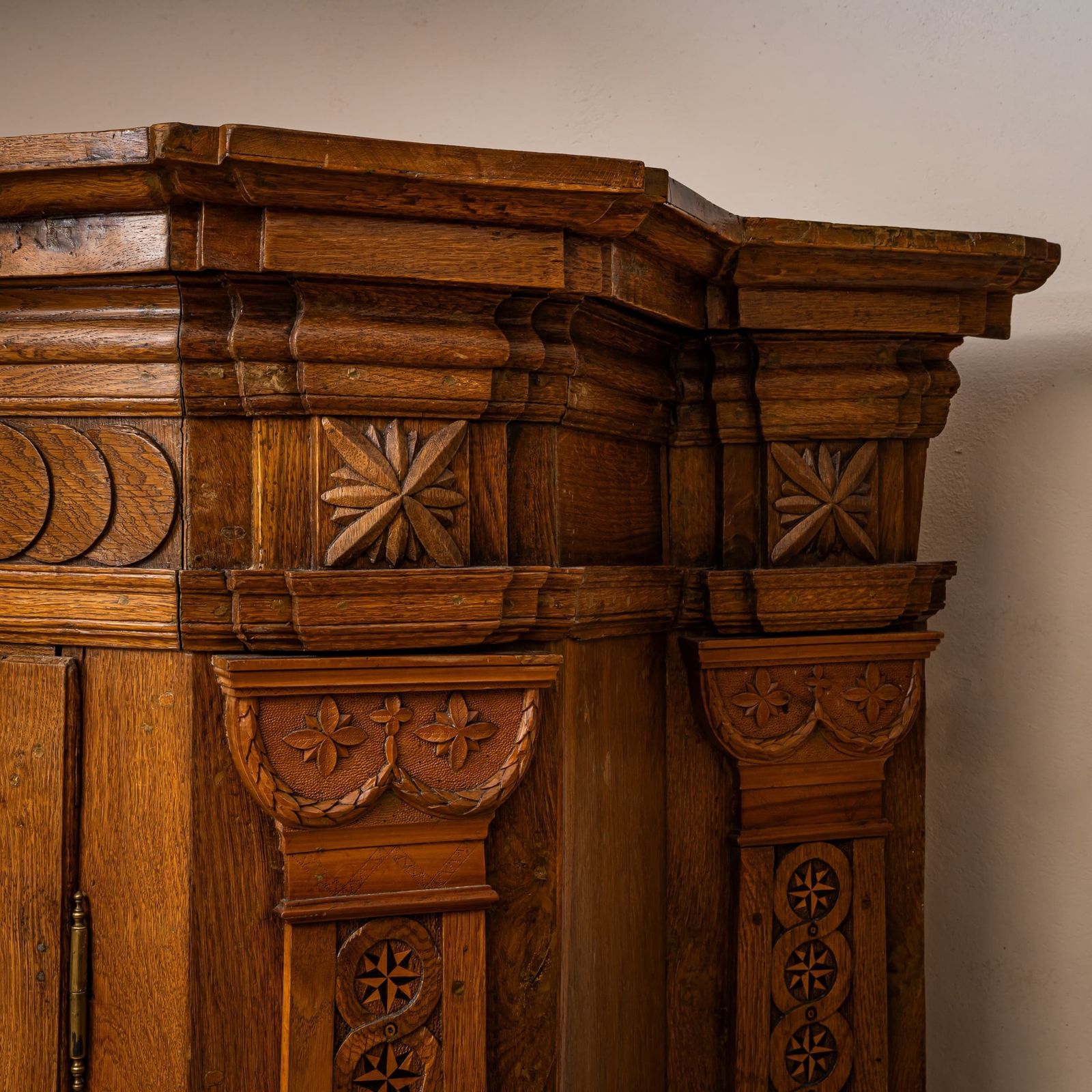 Oak Baroque Wardrobe, German, Mid 18th Century photo vinterior