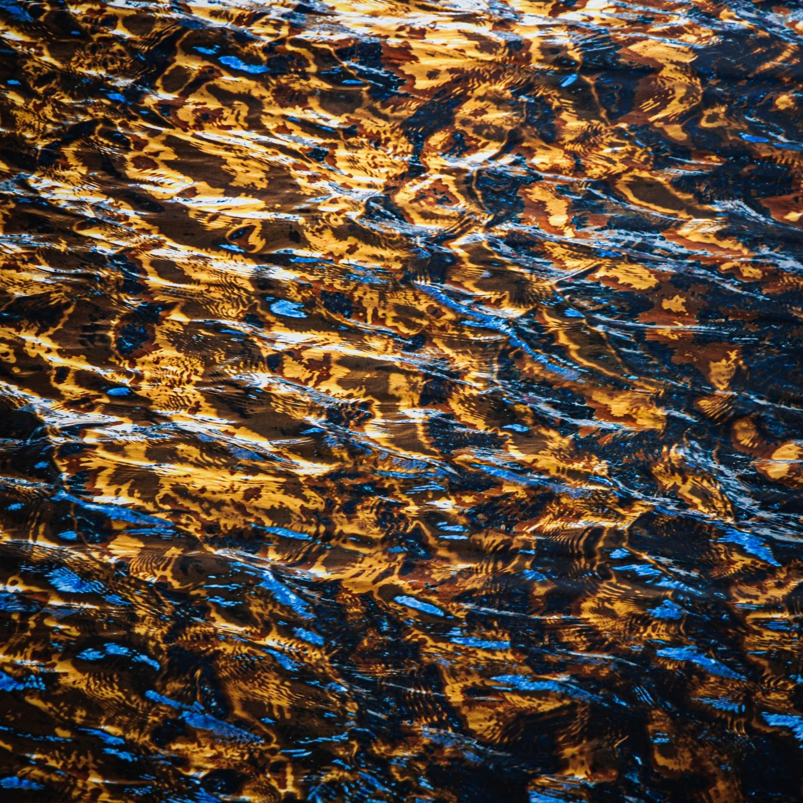 Ortwin Klipp (1977) – Liquids 231, Speicherstadt, Hamburg, Square Photograph, Limited Edition 21st Century photo Art