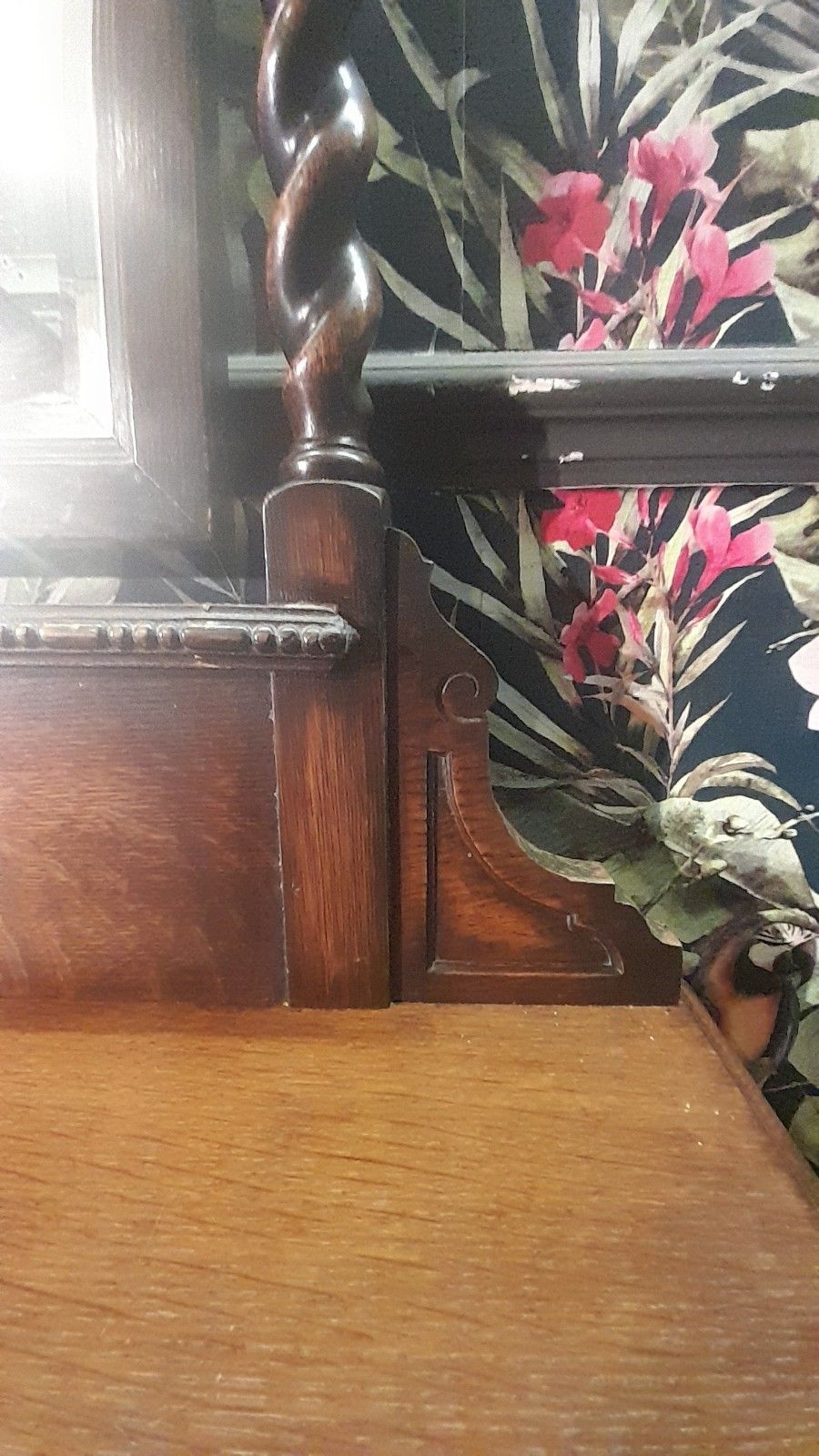 photo furniture High Quality Early 20th Century Jacobean Style Dressing Table. Barley Twist