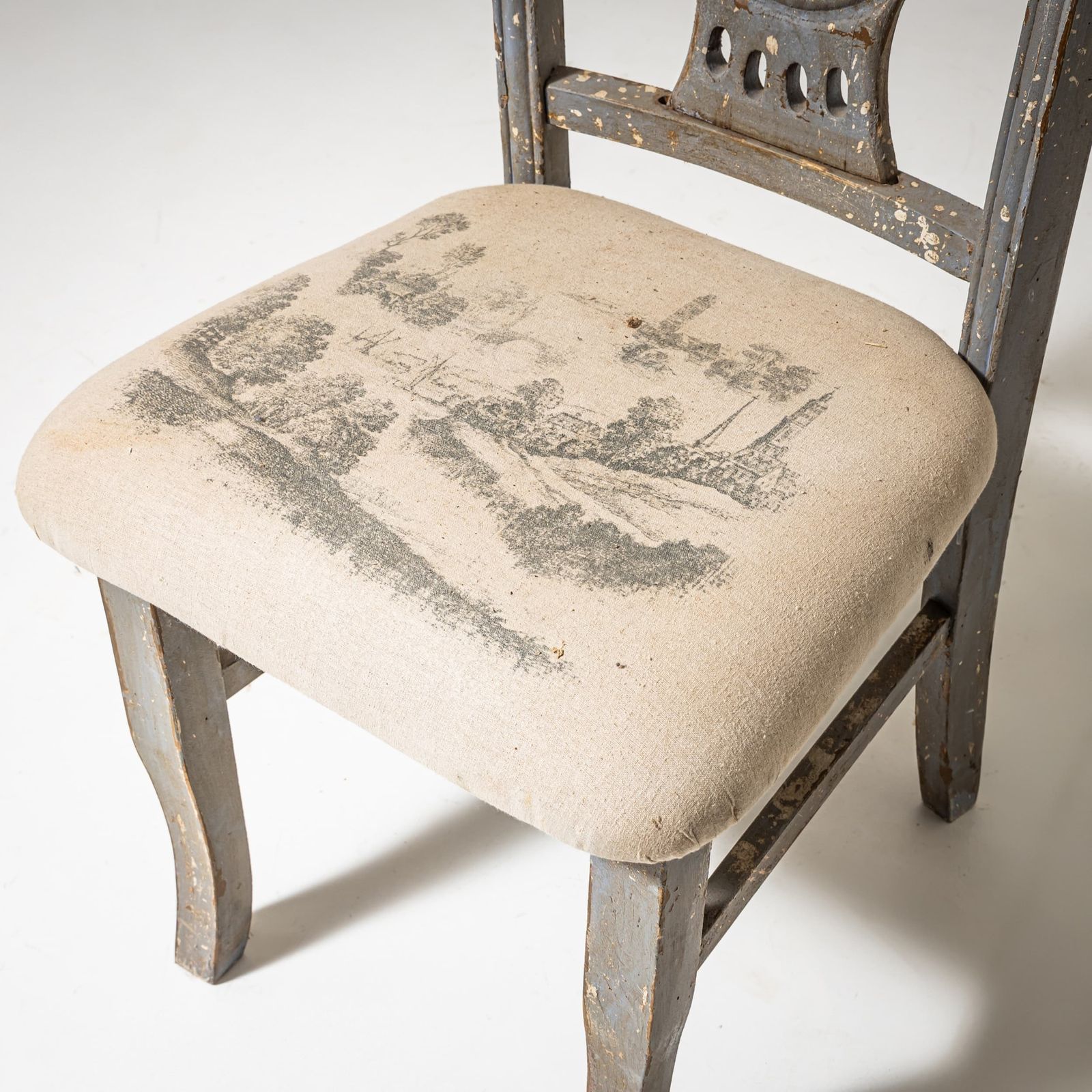 Set Van Vier Grijze Stoelen Met Stadsgezichten, 19e Eeuw photo for sale