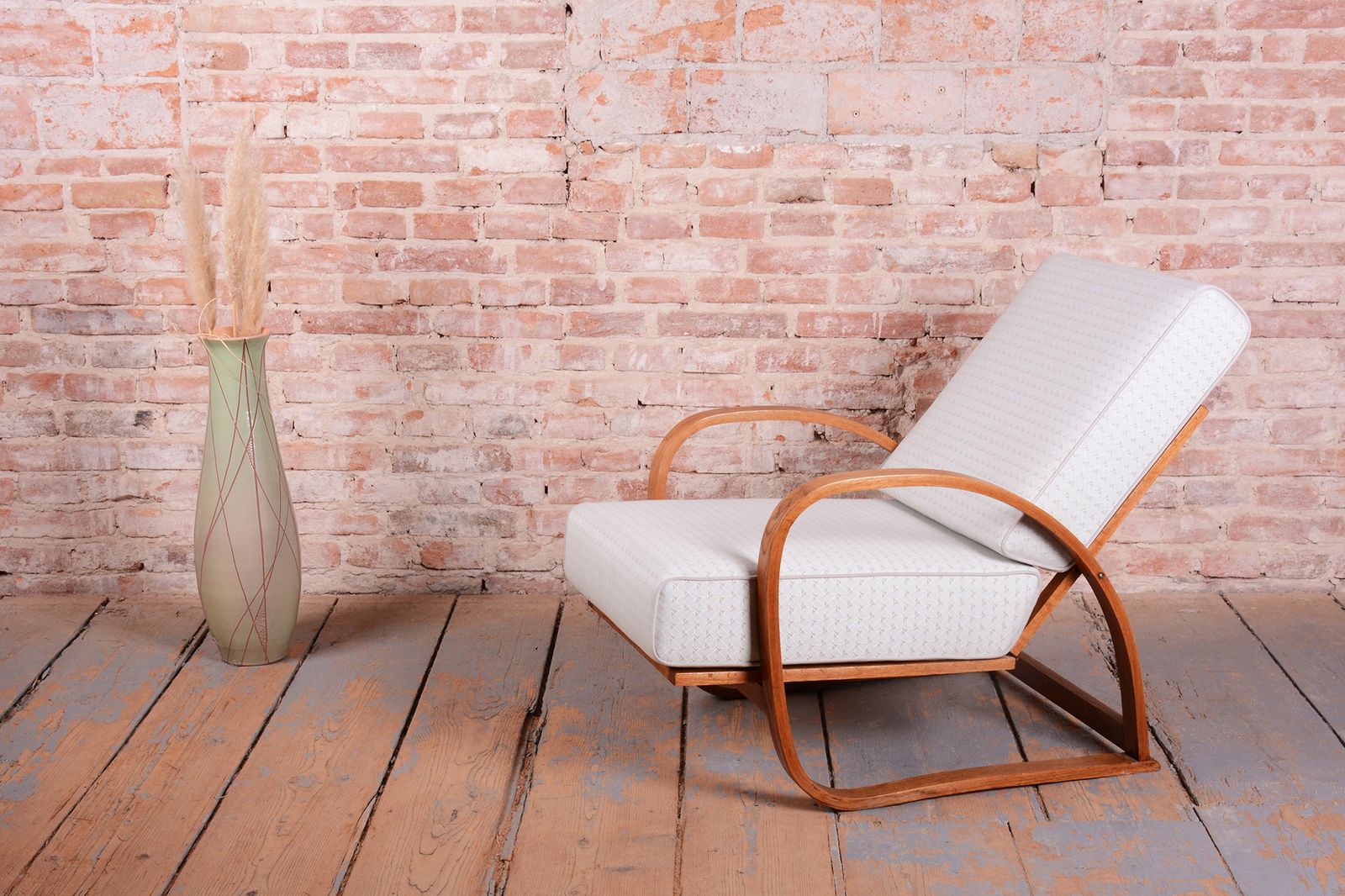 photo vintage Restored Art Deco Adjustable Armchair, By J. Halabala, Up Závody, Czech. 1930s