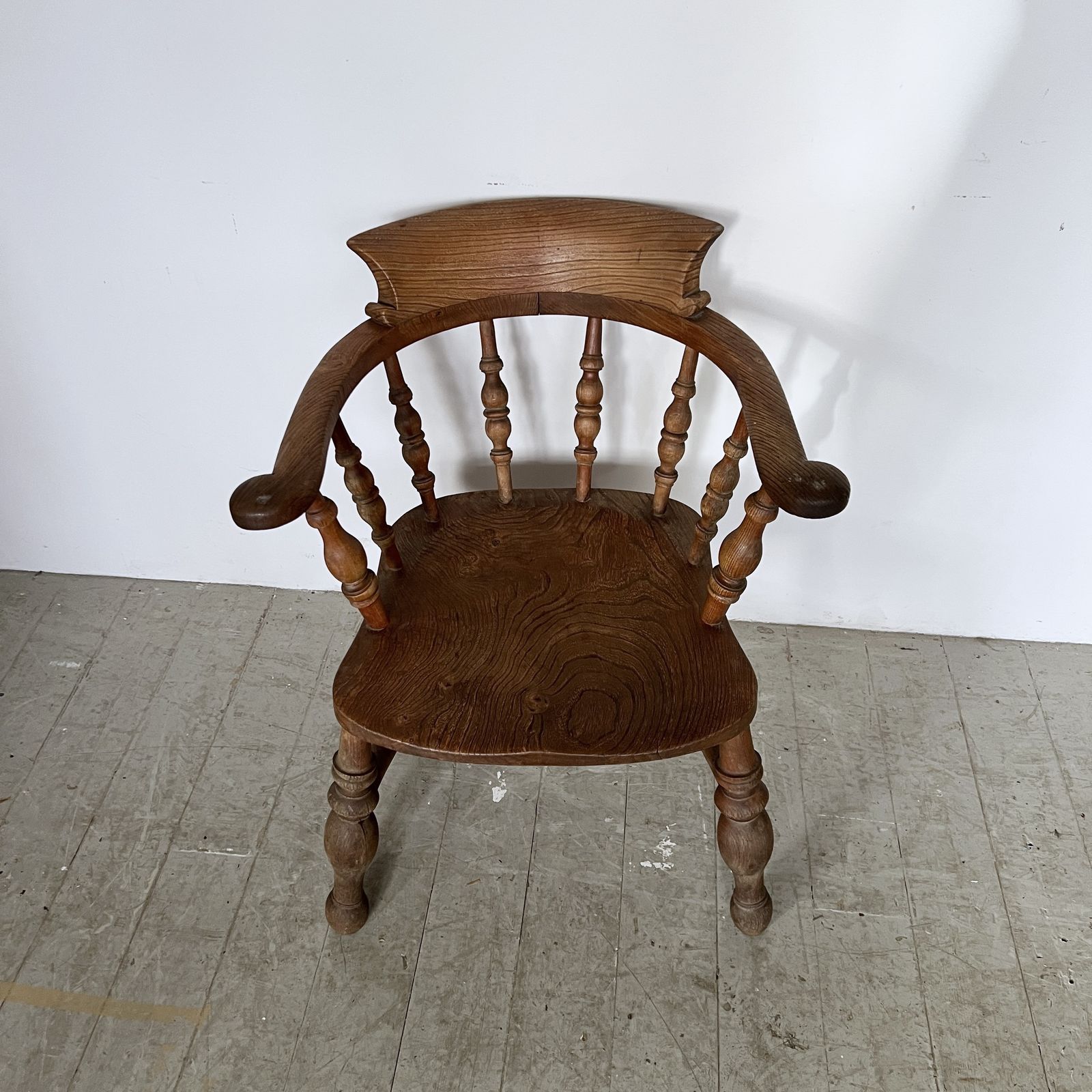 Solid Wood Spindle Back Captain’s Chair photo furniture