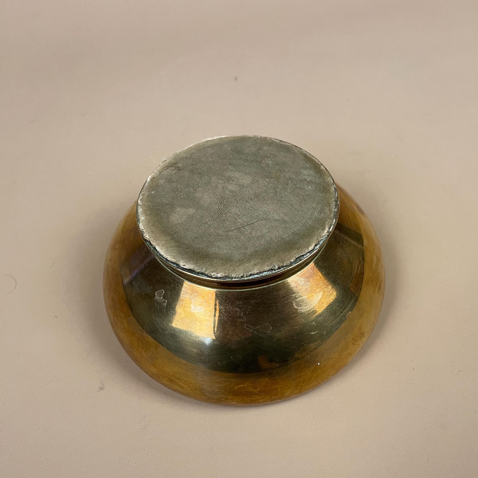 Antique Style Tibetan Singing Bowl Hand Hammered Metal Meditation Bowl Heavy Sound Healing Altar Decor Nepal Himalayan photo vinterior