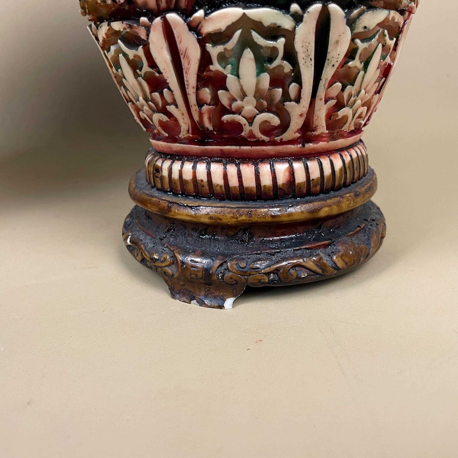 Home Decor Vintage Oriental Resin Vases Chinese Figurines Elephant Carved Asian Decor Pots Flower Display Green Red Home Decor Display Ornaments photo