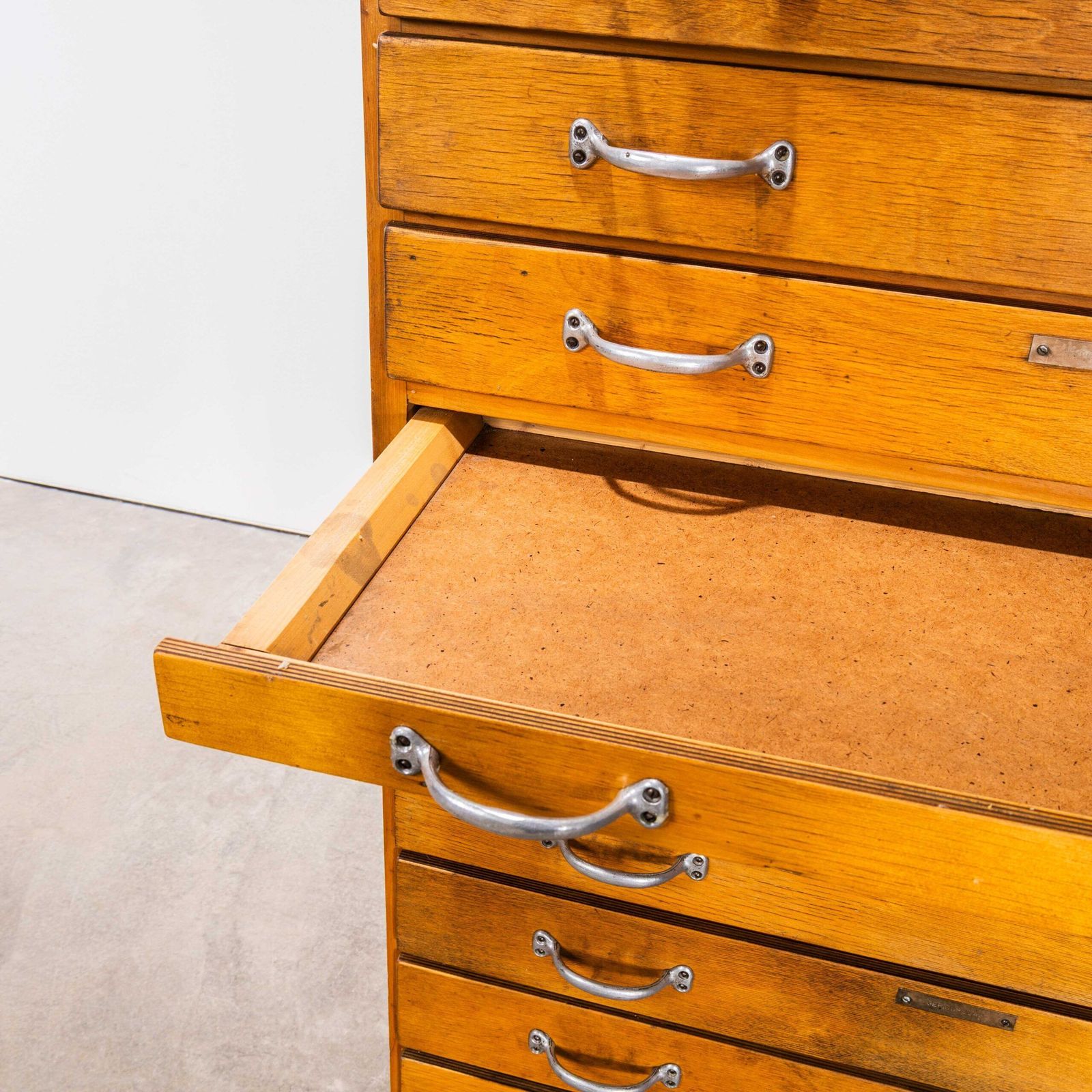 photo furniture 1950’s Tall Multidrawer Engineers Cabinet – Fifteen Drawer