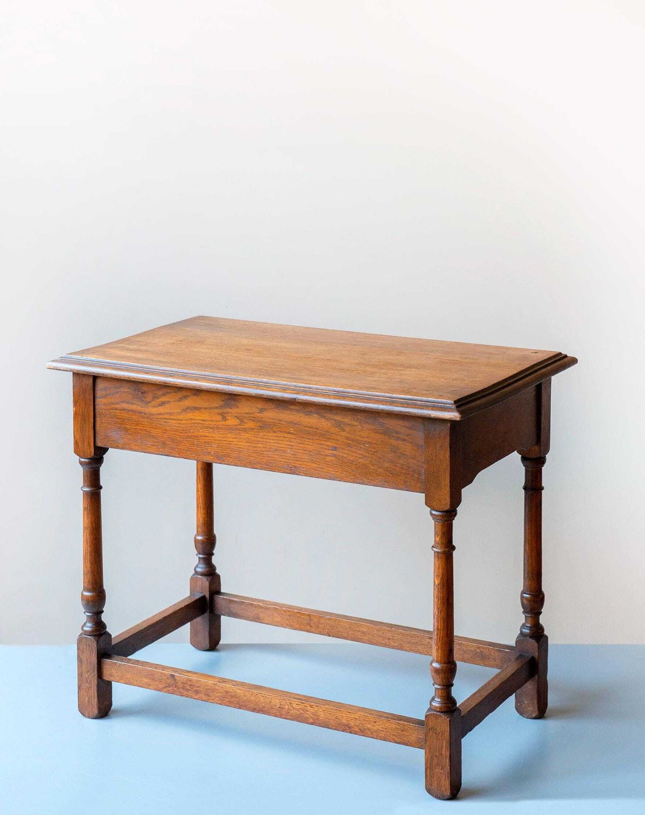 Antique English Oak Side Table – Victorian Hallway Table With Drawer And Turned Legs – Wood Accent Stand photo vintage