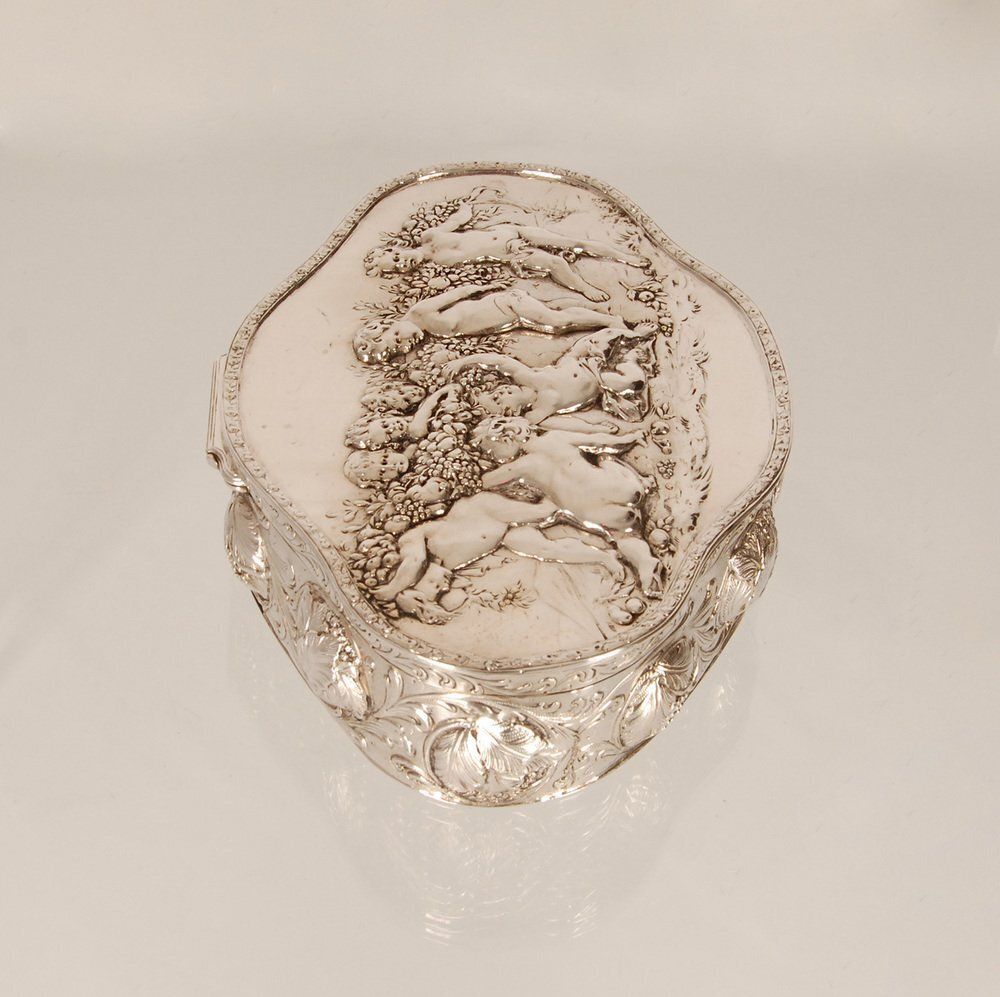 Antique German Jewelry Box In Silver From J.D.Schleißner & Söhne photo vinterior