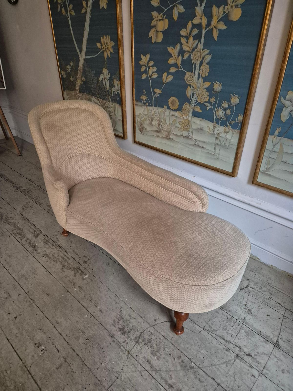 Decorative And Comfortable Chaise Lounge Late 19th Century photo Furniture