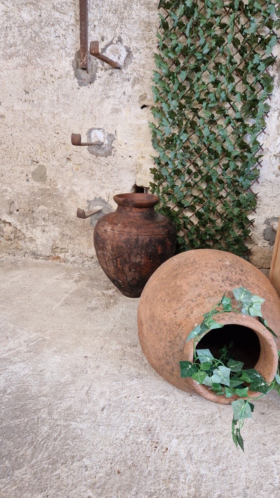 photo furniture Large Terracotta Pot European Olive Oil Jar Antique Planter