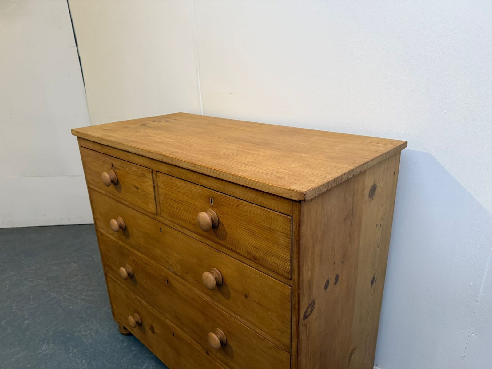 A Fabulous Pine Victorian Large Waxed 5 Drawer Chest Of Drawers photo 695.0
