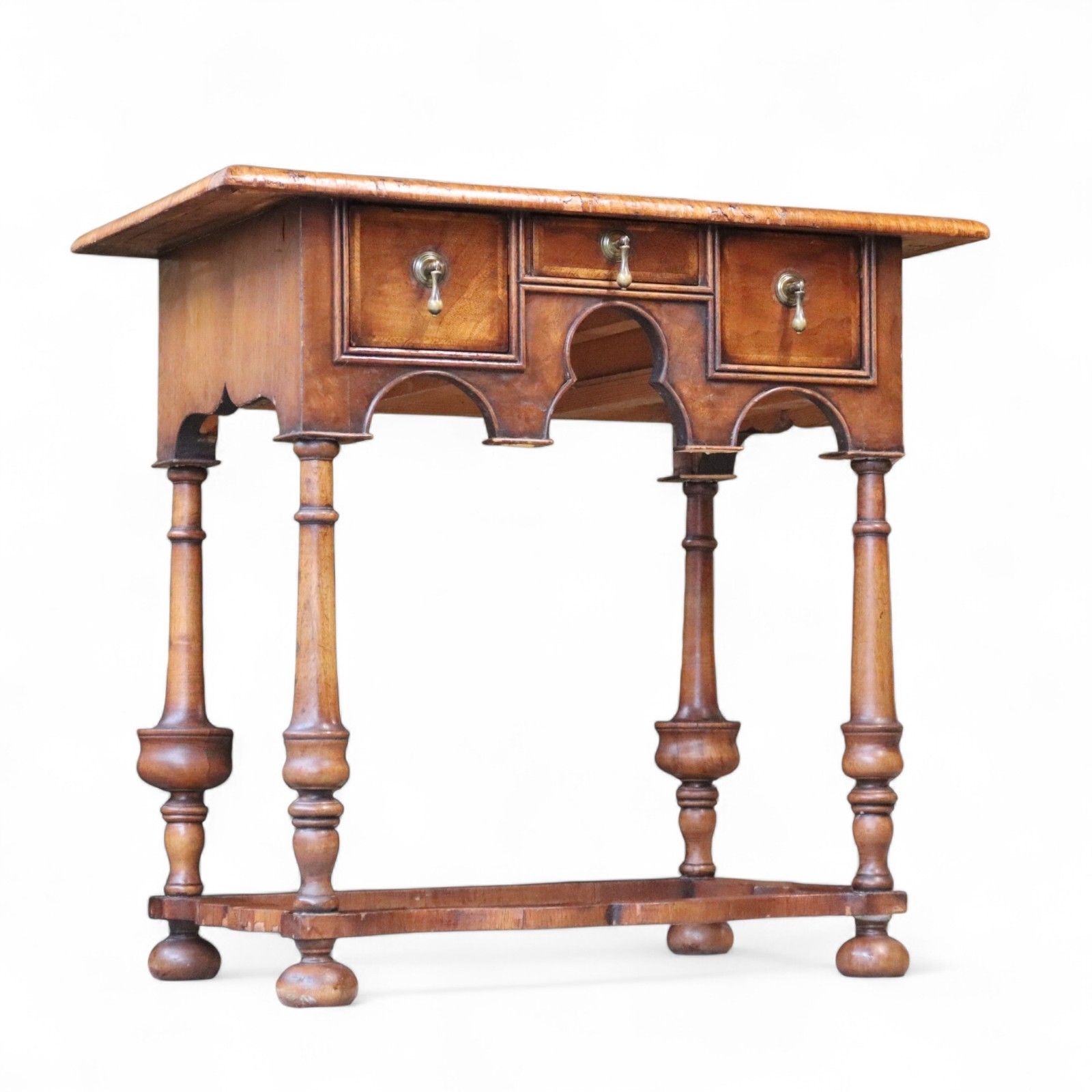photo vintage Early 20th Century An​Tique Burr Walnut William & Mary Style Lowboy Hall Table