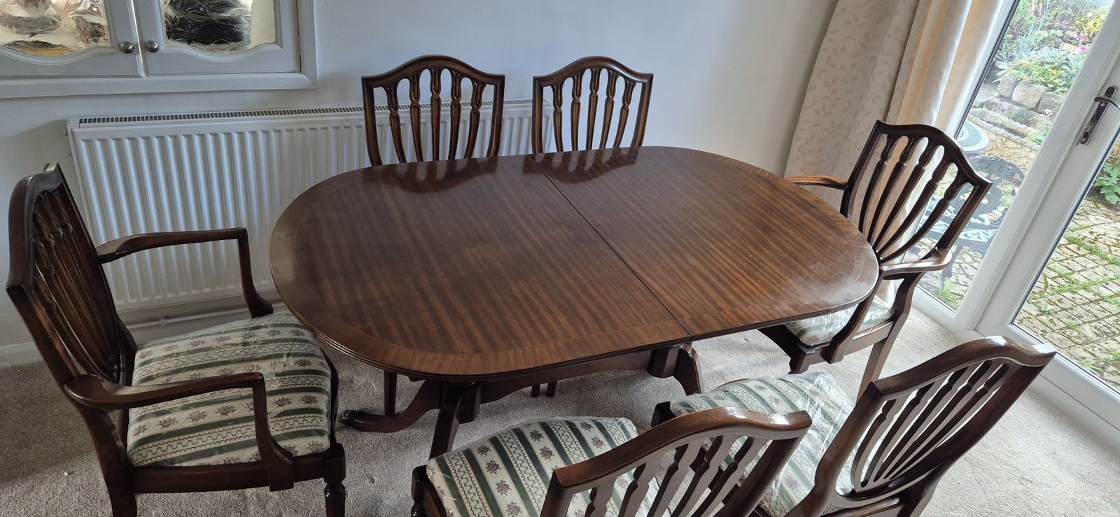 Strongbow Furniture Collection   Dining Table And Chairs