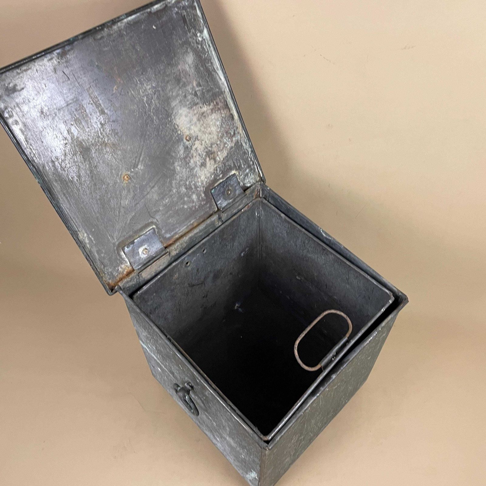 Antique Metal Copper Brass Coal Bucket Side Handles Art Nouveau Square Fire Side Scuttle Farmhouse Patina Vintage Fireplace Box Lidded Lid photo vinterior