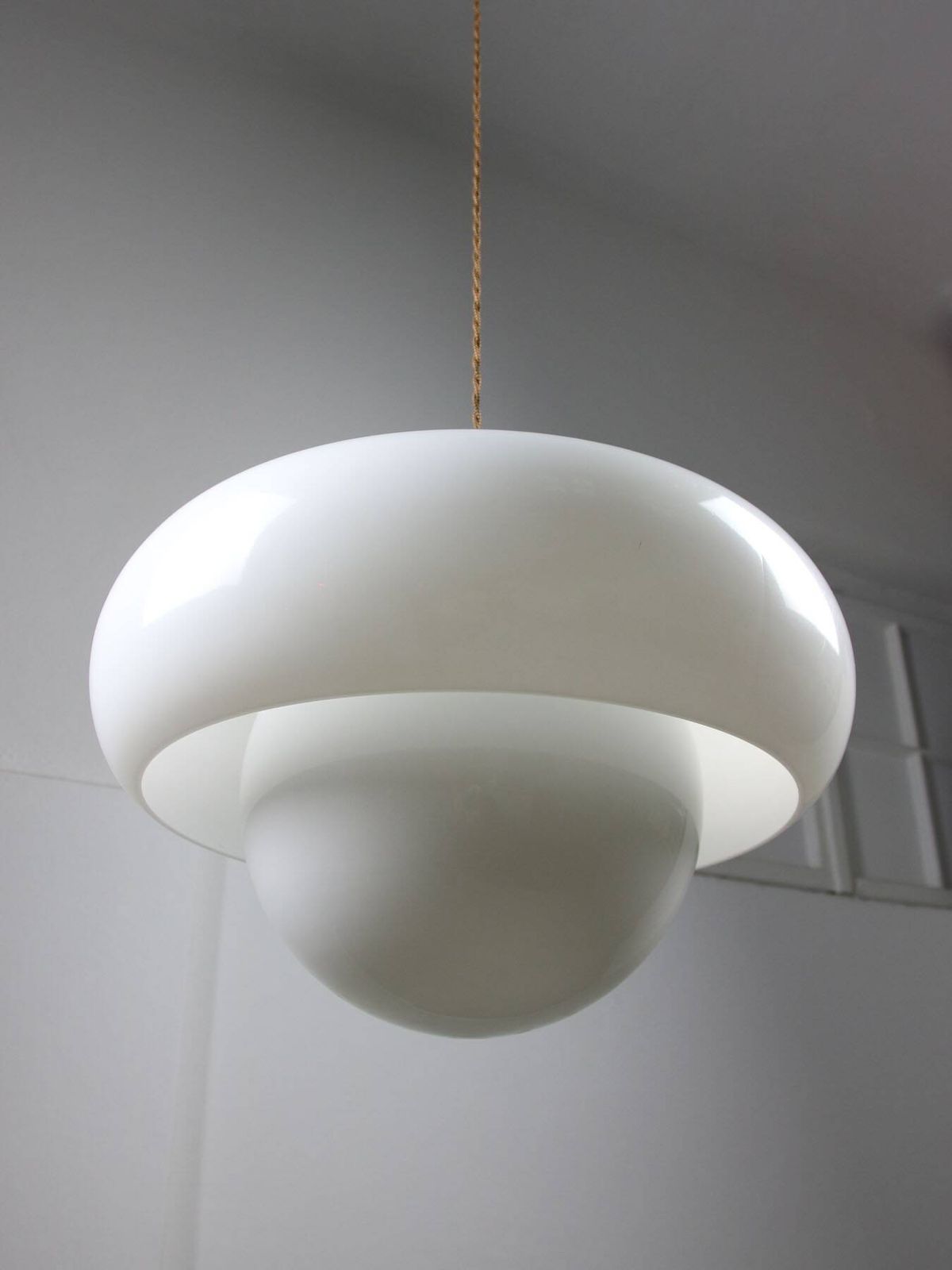 photo vintage Large Space Age Lamp By Guzzini, 1960s.