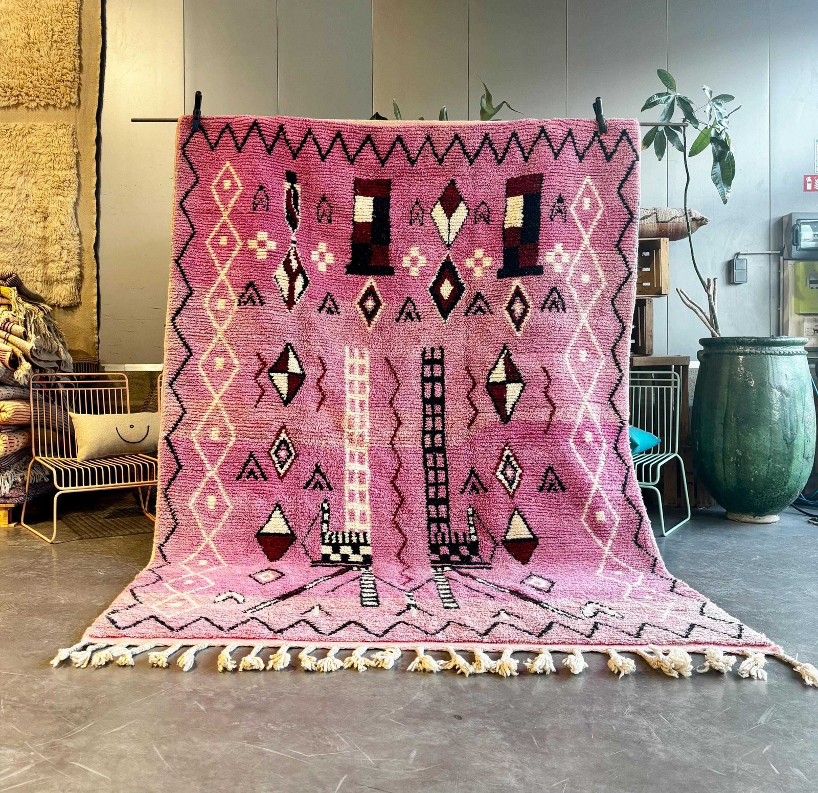 Moroccan Boujad Rug 310x210 Cm – Decorative Handmade Wool Area Rug, Pink Berber Rug, Large Statement Moroccan Rug