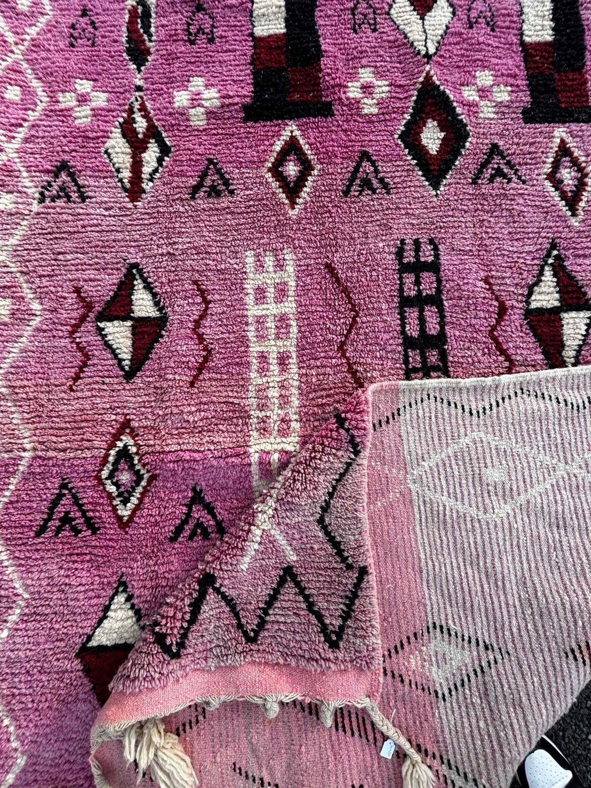 Moroccan Boujad Rug 310x210 Cm – Decorative Handmade Wool Area Rug, Pink Berber Rug, Large Statement Moroccan Rug photo for sale