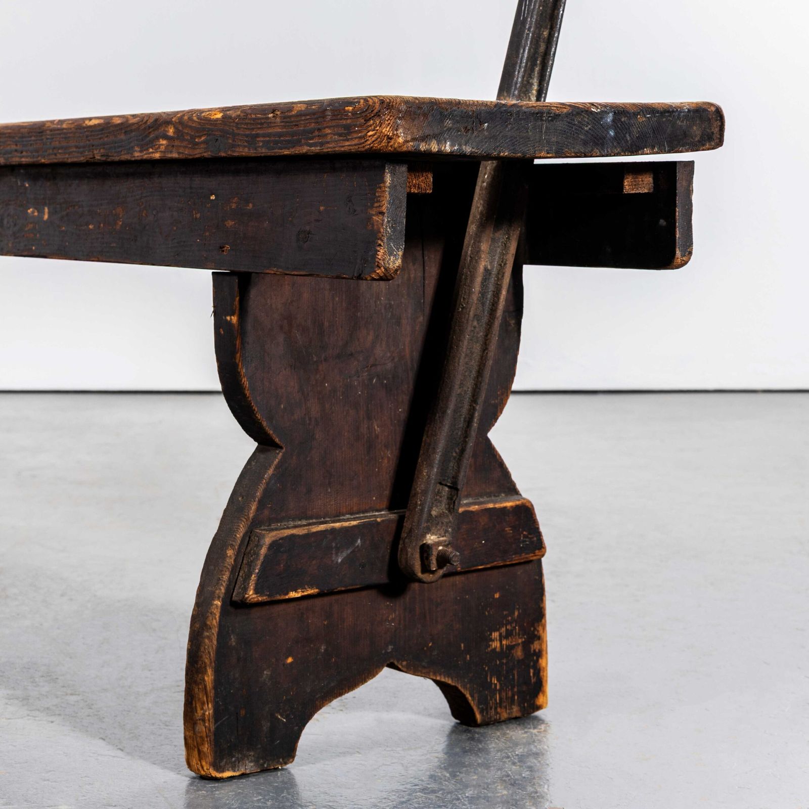 1940’s Pitch Pine English Cast Metal Railway Bench photo vinterior