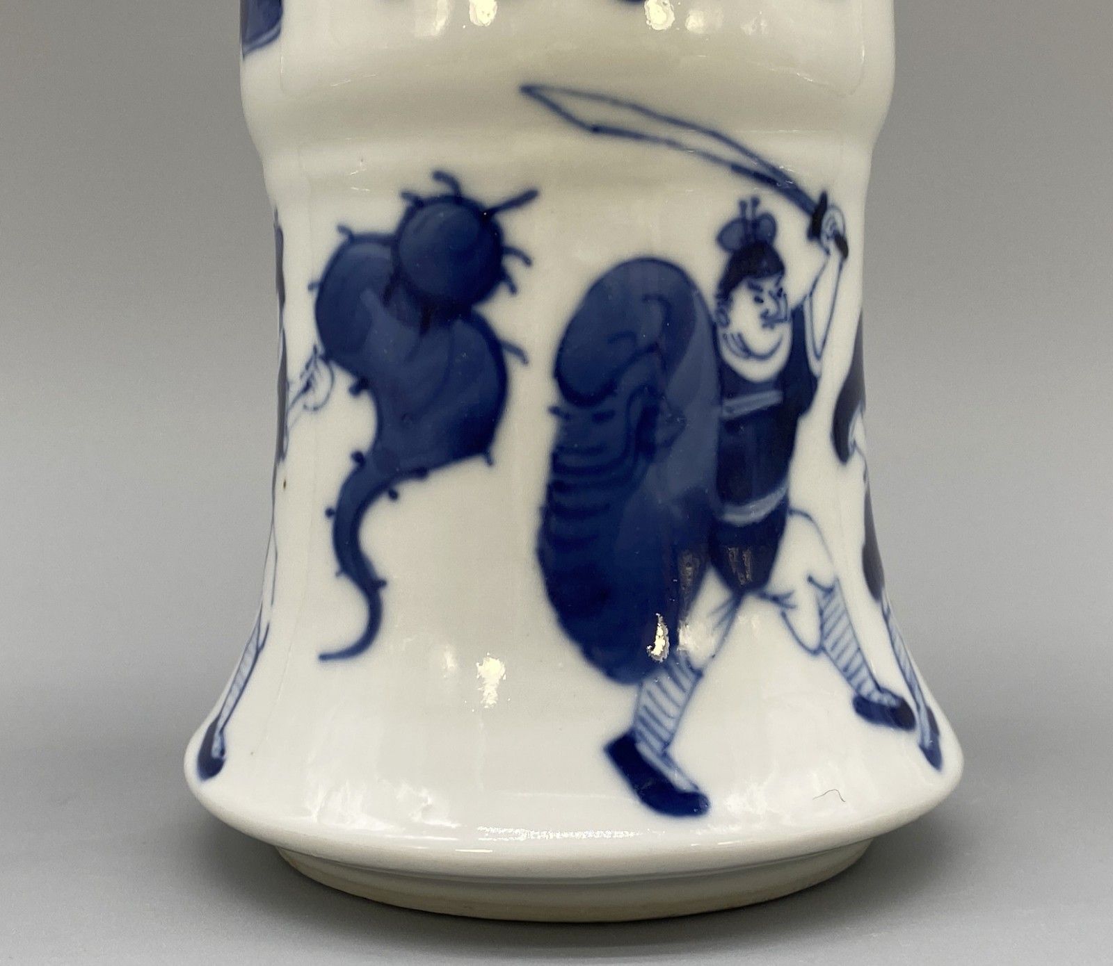 photo vintage Early 19thc Chinese Gu Shaped Kangxi Style Blue And White Porcelain Beaker Vase