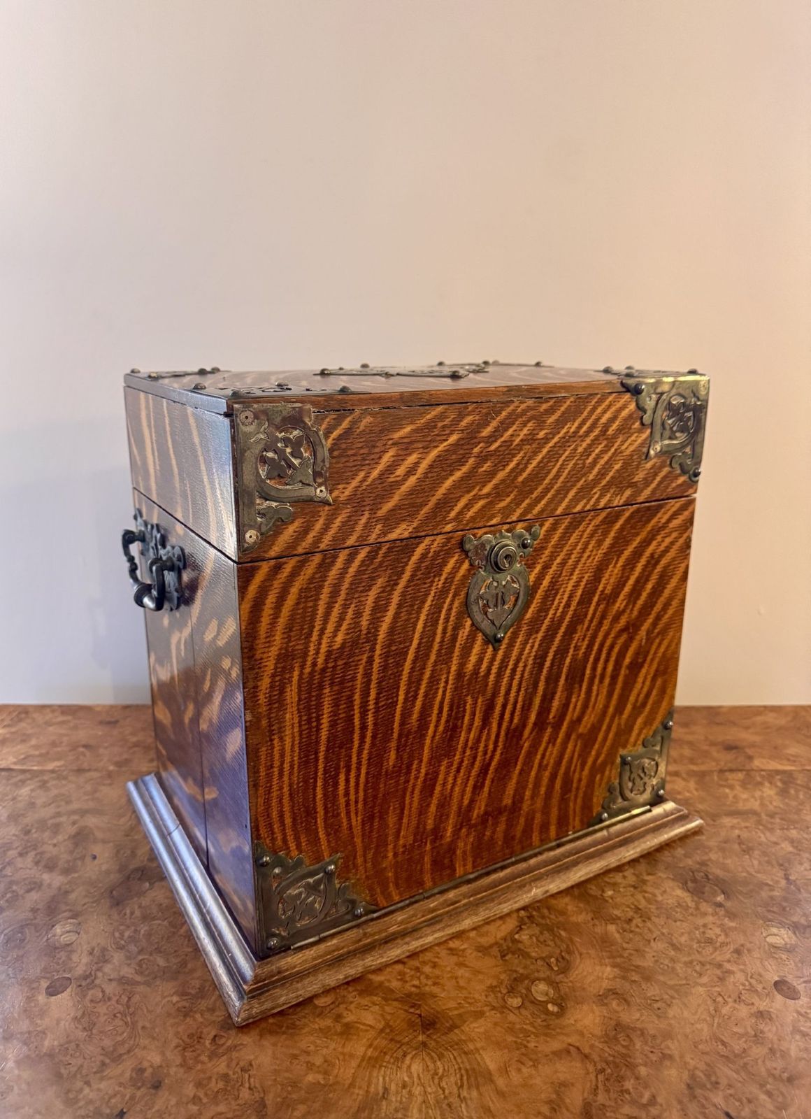 Outstanding Quality Antique Oak Decanter And Games Box
