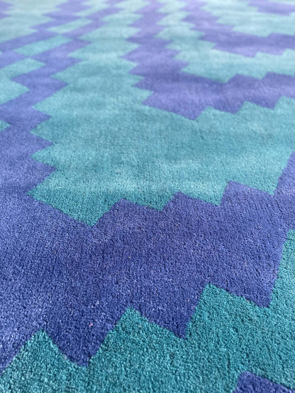 Tisca "Leon" Handgetuft Wollen Vloerkleed – Ontwerp Van Ulrike Sarvari, Frankrijk, Jaren 1990 photo Textiel
