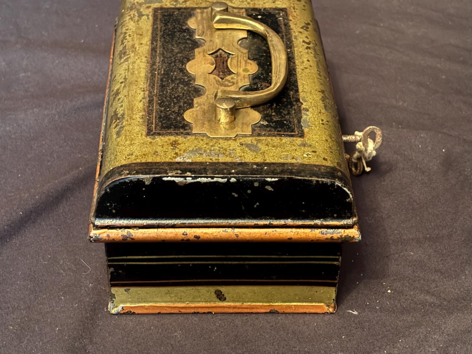 photo furniture Antique English Made Lock Box Safe Bank Key And Insert Metal Gold & Black With Key