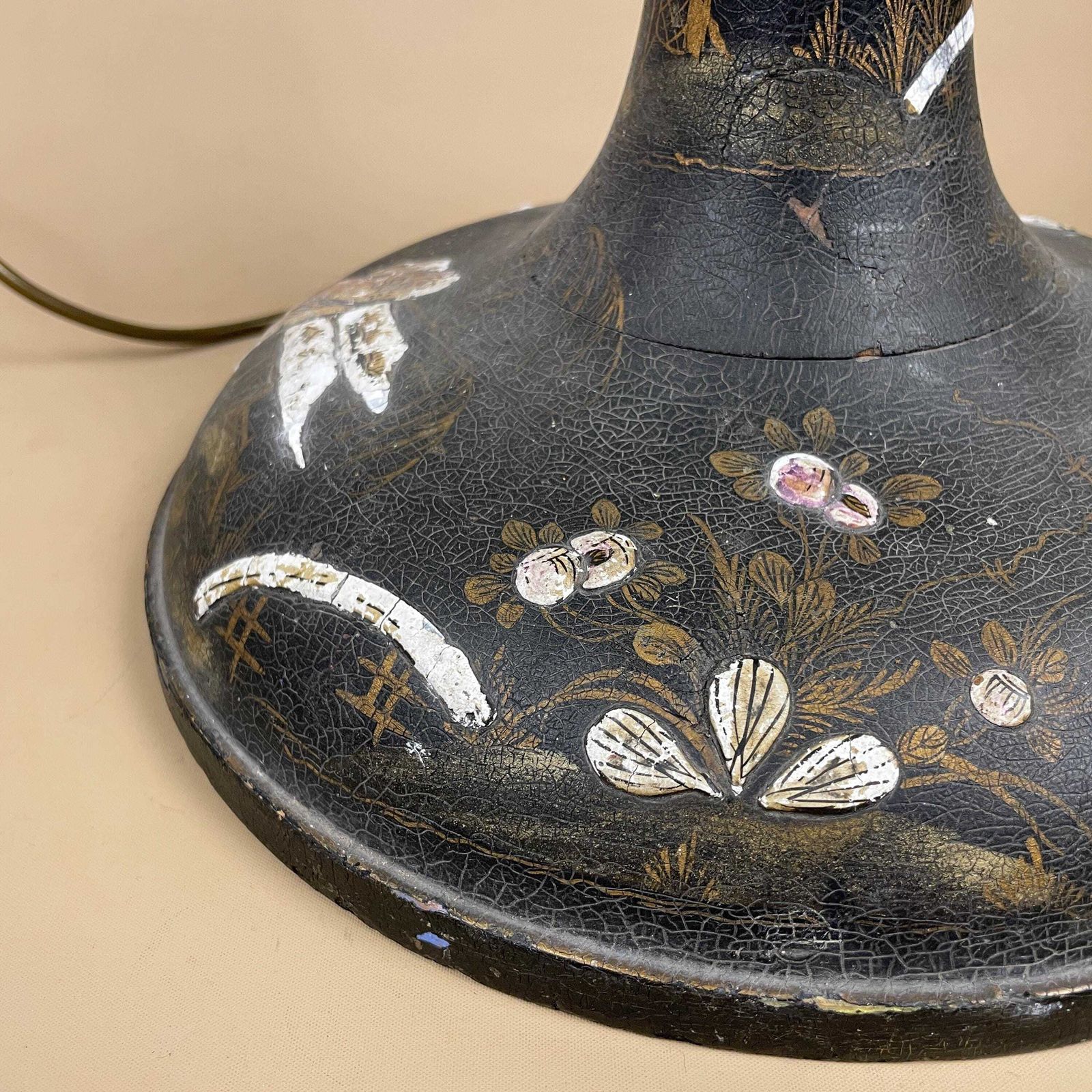 Antique Oriental Wooden Lamp Light Large Japanese Black Hand Painted Pattern Wood Freestanding Aged Unique Bedside Table 74cm Gold photo vinterior