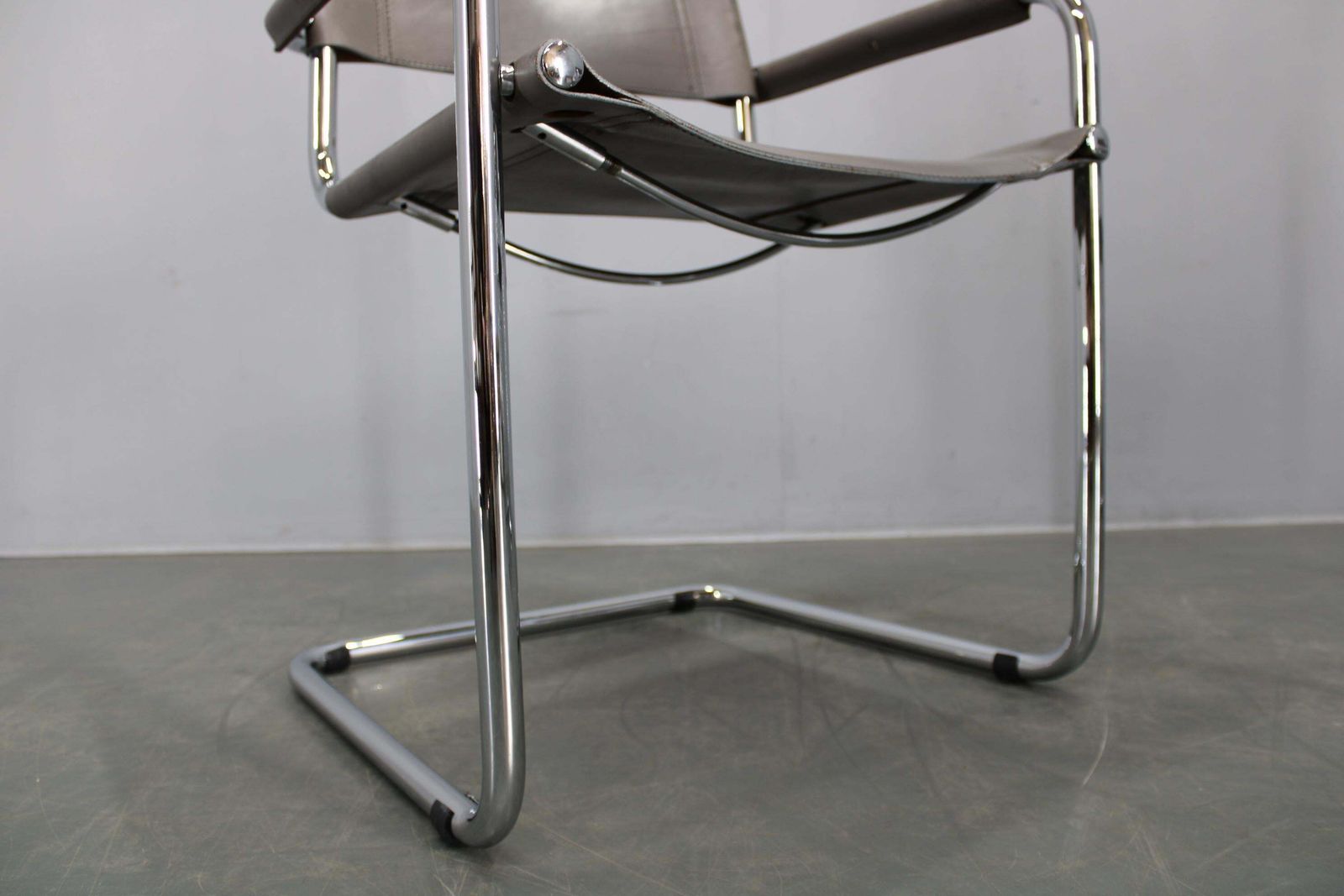 photo vinterior Set Of Four Bauhaus Cantilever Armchairs By Mart Stam, Italy
