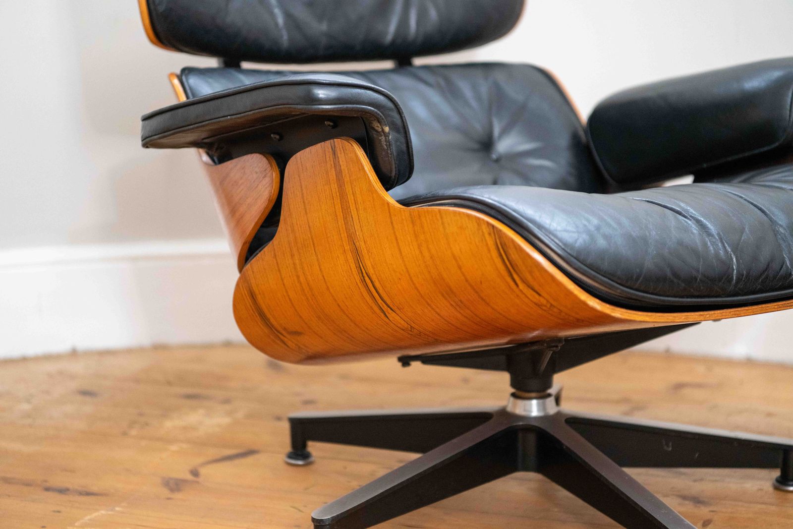 Original Charles And Ray Eames For Herman Miller   Lounge Chair .Circa 1970 photo Furniture