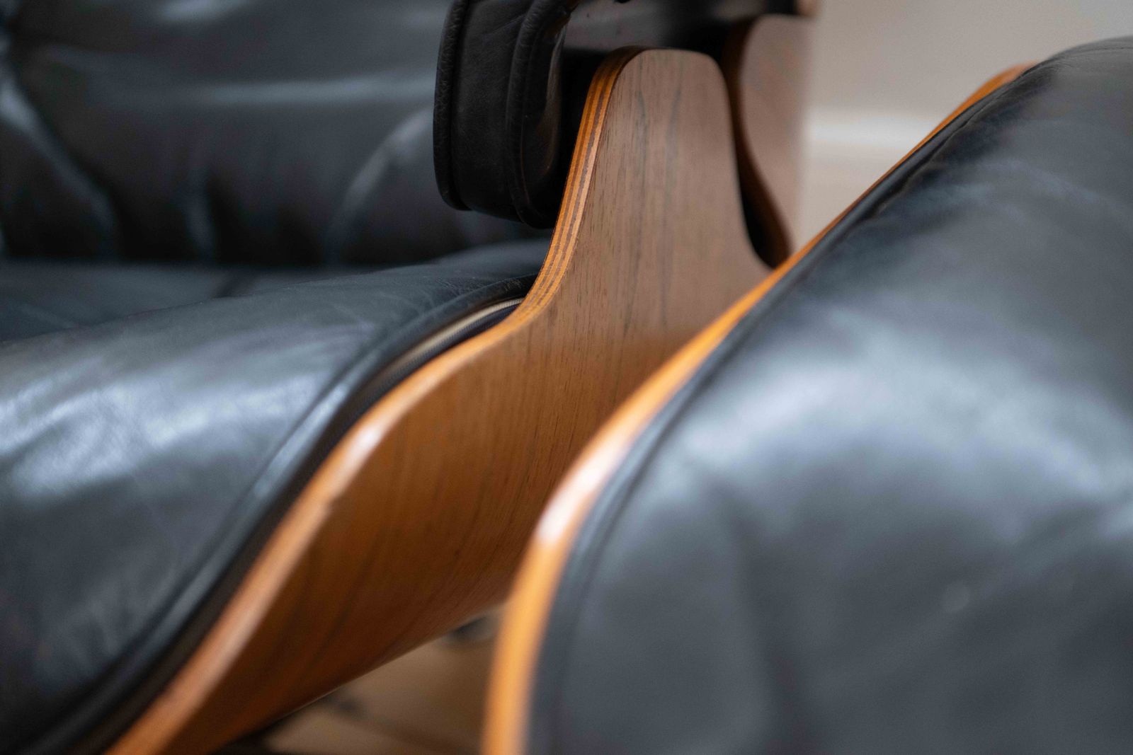photo buy Original Charles And Ray Eames For Herman Miller   Lounge Chair .Circa 1970