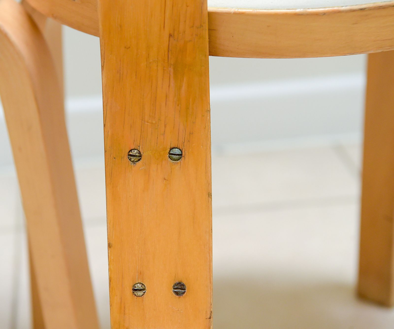 photo vintage Pair Of Model 66 Chairs By Alvar Aalto For Artek, Finland
