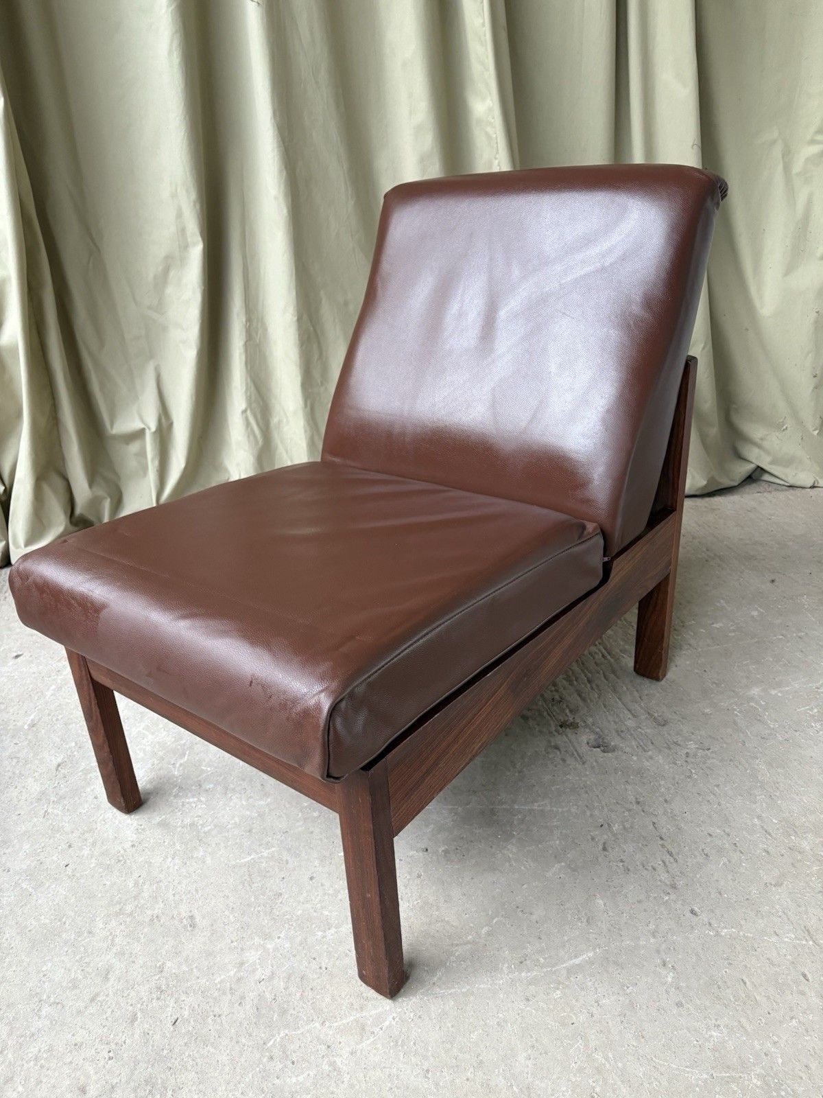 Vtg Mid Century Leather Lounge Chair Danish Scandi Retro R1029 photo 339.25