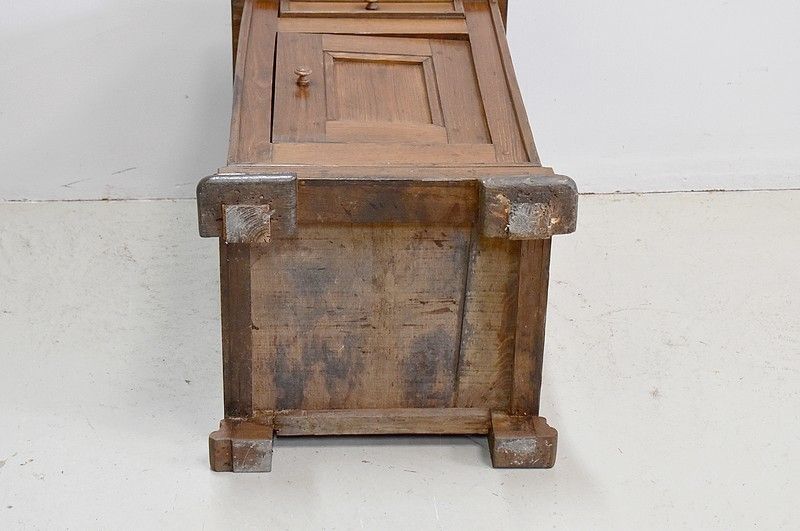 photo vinterior A Bedside Table In Oak 1900