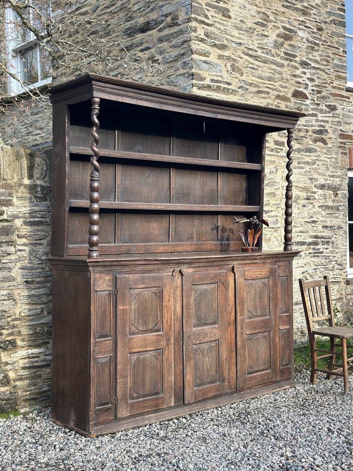 3250.0 Special Early 17th Century English Oak Dresser With Barley Twist Supports photo