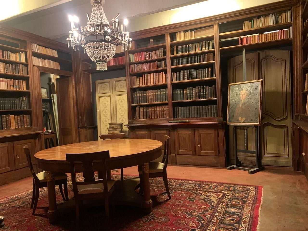 Huge Library Complete With Doors And Arranged On Four Sides Made Of Poplar, Italy photo vinterior