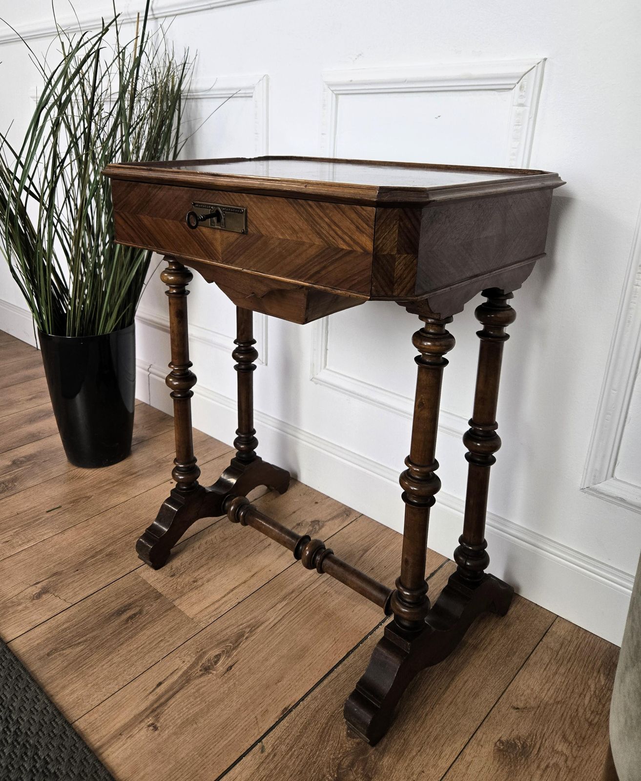 Antique Italian Inlay Veneer Wood Bobbin Barley Twist Legs Sewing Side Table photo vinterior
