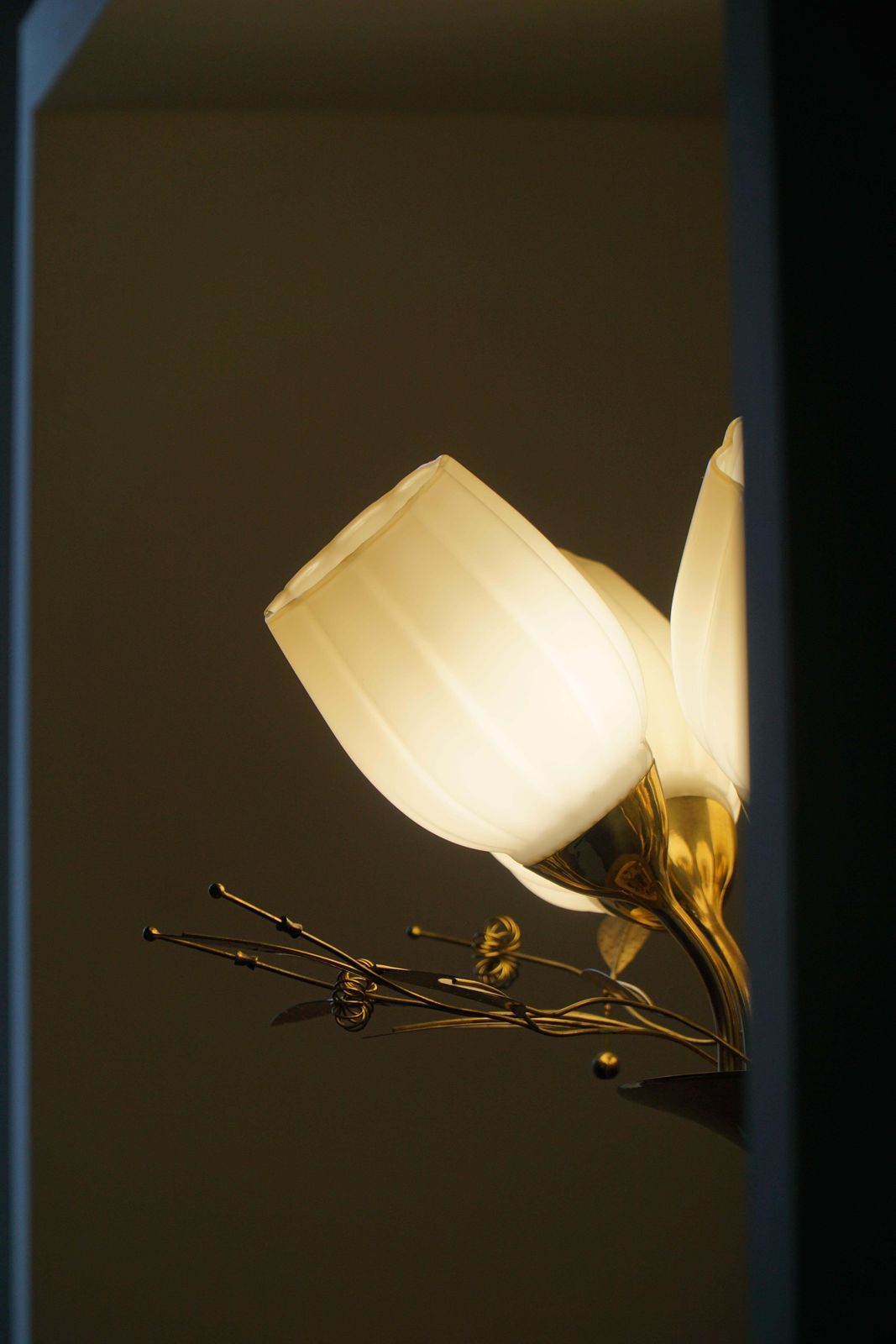 Mid Century Modern, Five Light Ceiling Lamp, Opaline Glass Shades, Itsu, Finland photo vintage