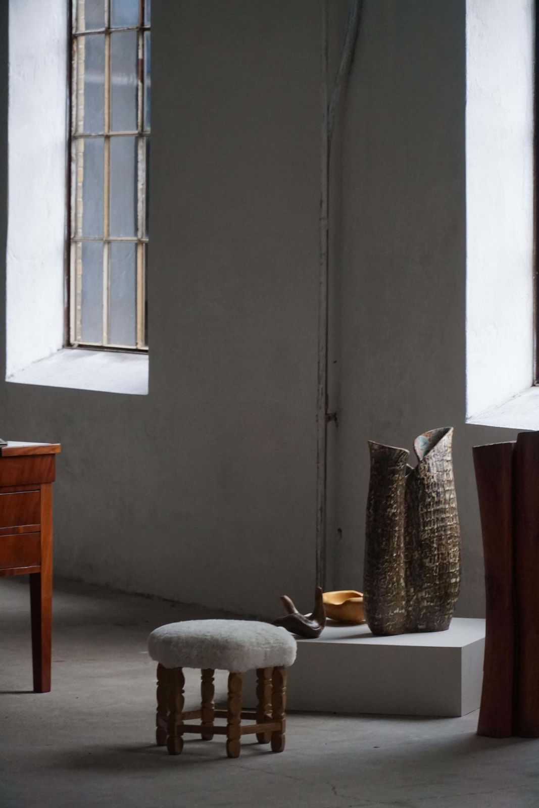 photo vinterior Mid Century Danish Hexagonal Oak Stool With Shearling Lambswool Upholstery, 1950