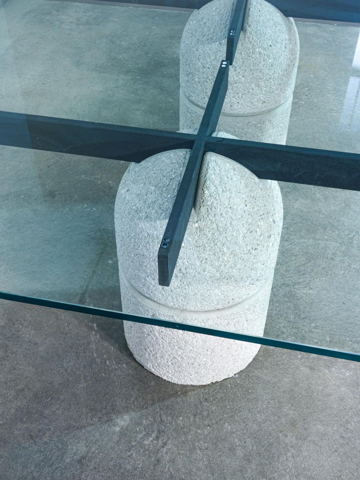 photo furniture "Paracarro" Table, Design By Giovanni Offredi For Saporiti. Italy, 1973