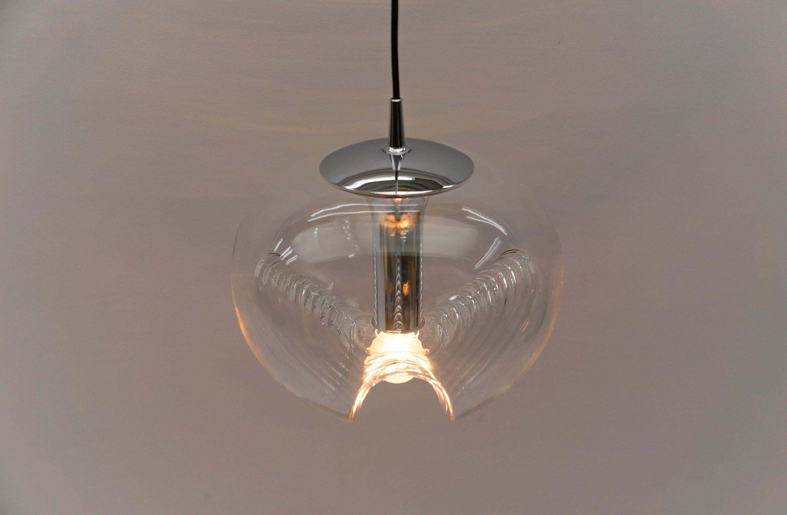 photo furniture Large Clear Glass Lamp "Wave" By Koch & Lowy For Peill & Putzler, 1960s
