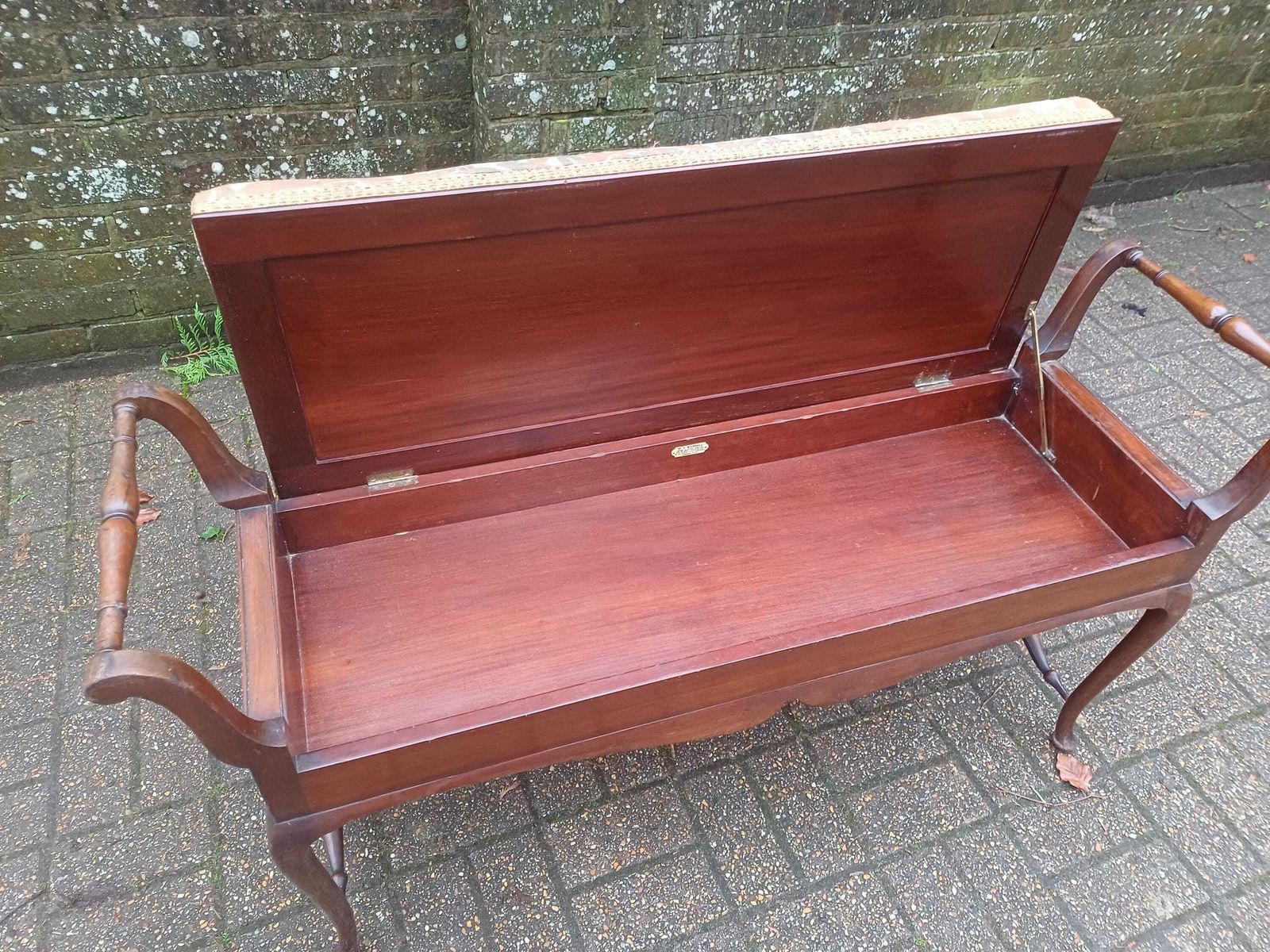 photo vinterior Antique Mahogany Piano Stool / Window Seat Bench With Storage Lid By W J Mansell London – Original Damask Upholstery