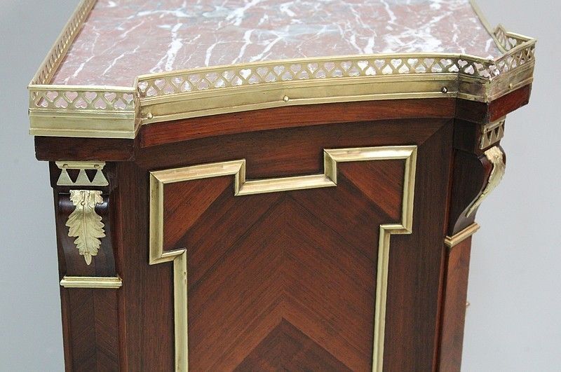photo furniture Small Chest Of Drawers Louis XVI, 19th Century