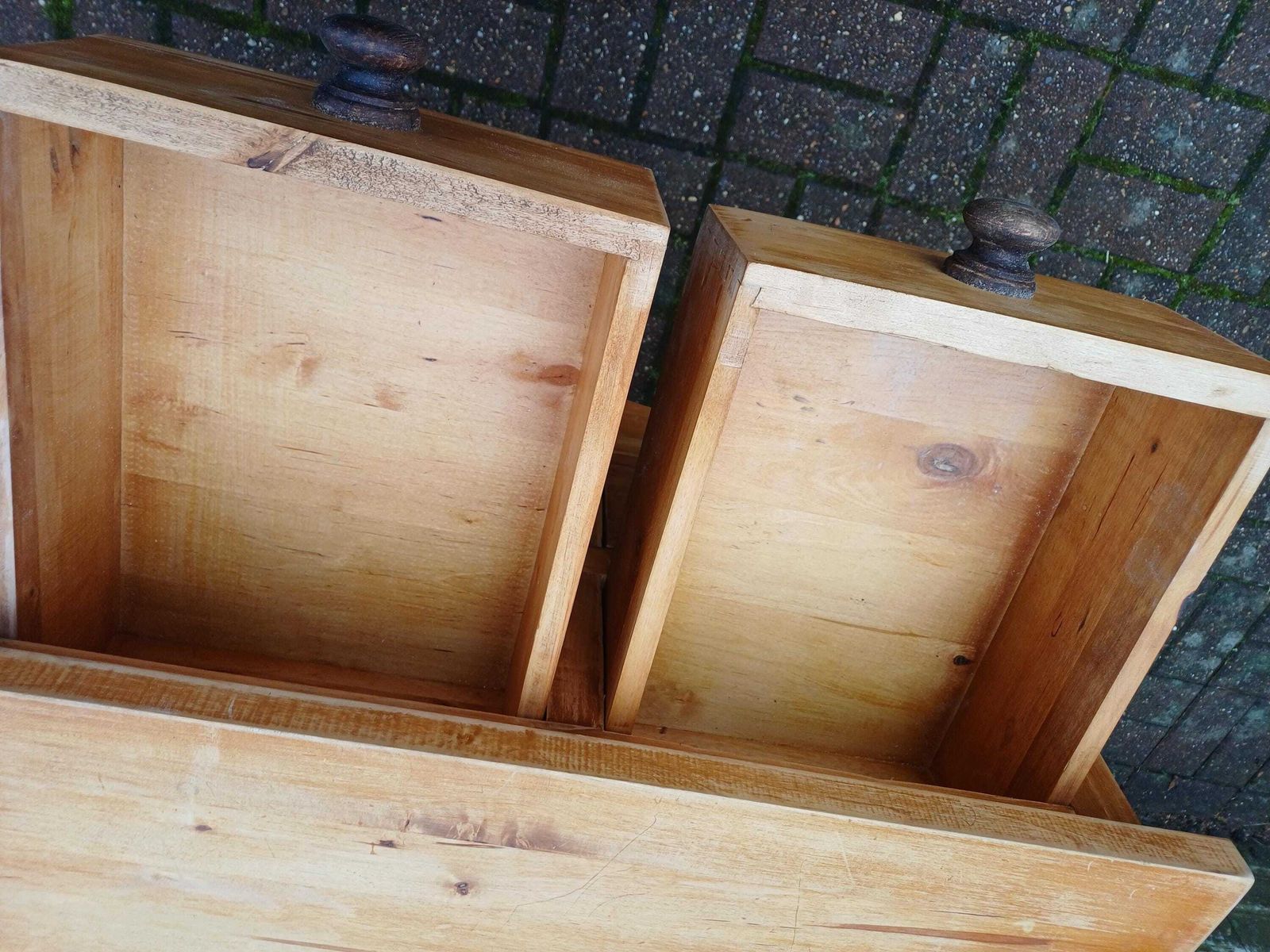 photo vintage Solid Pine 4 Drawer Dresser Base Chest Cabinet Vintage Rustic Shabby Chic Distressed Finish | 1980s 1990s Sideboard