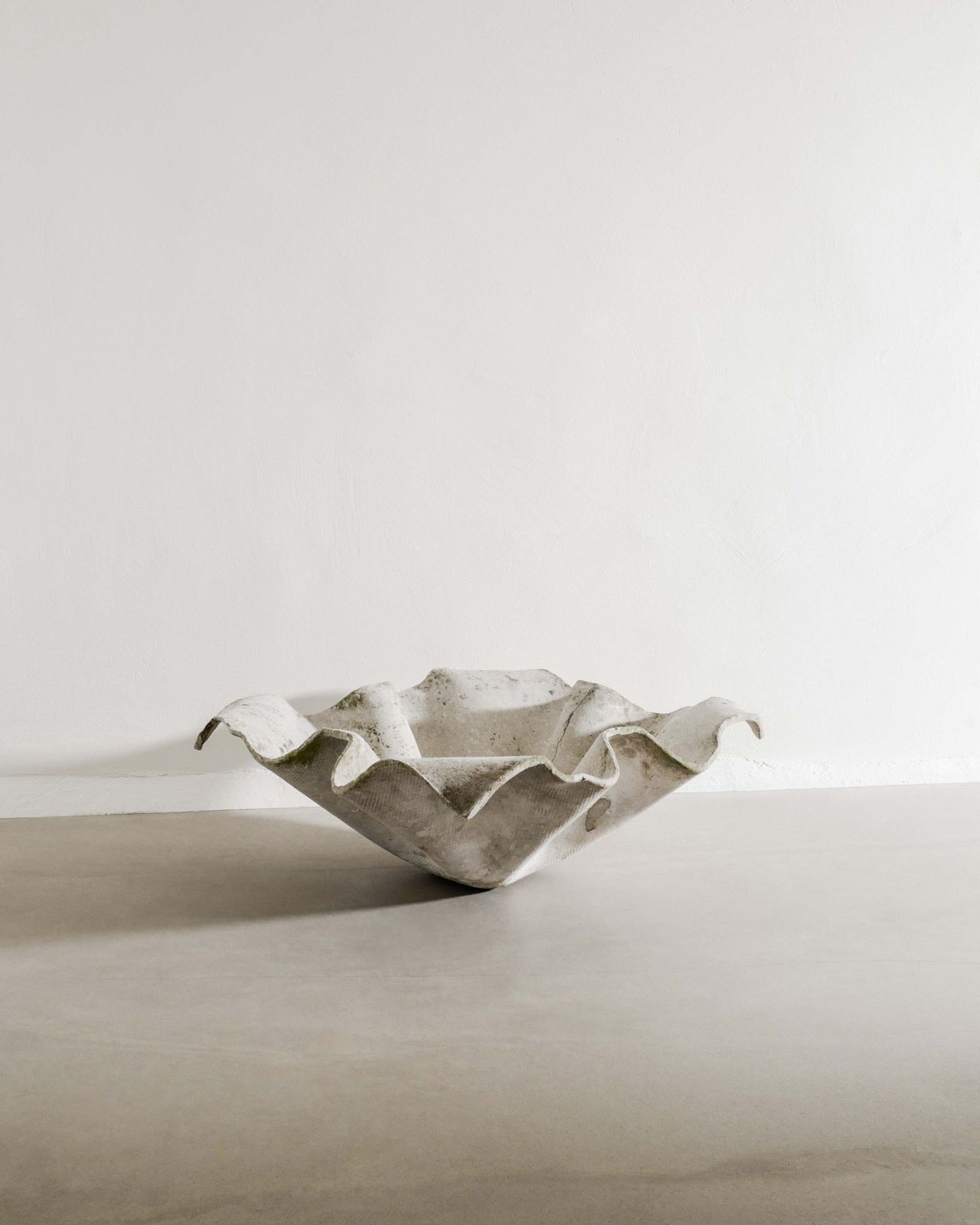 Large Swiss Mid Century Handkerchief Concrete Planter By Willy Guhl For Eternite Ag, 1950s